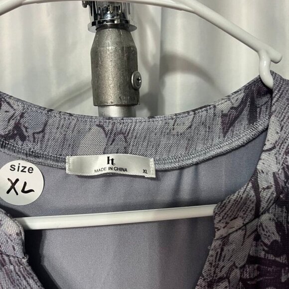 IT Gray Floral Ruffle Sleeve Blouse Top Women’s XL Tunic - Picture 5 of 10